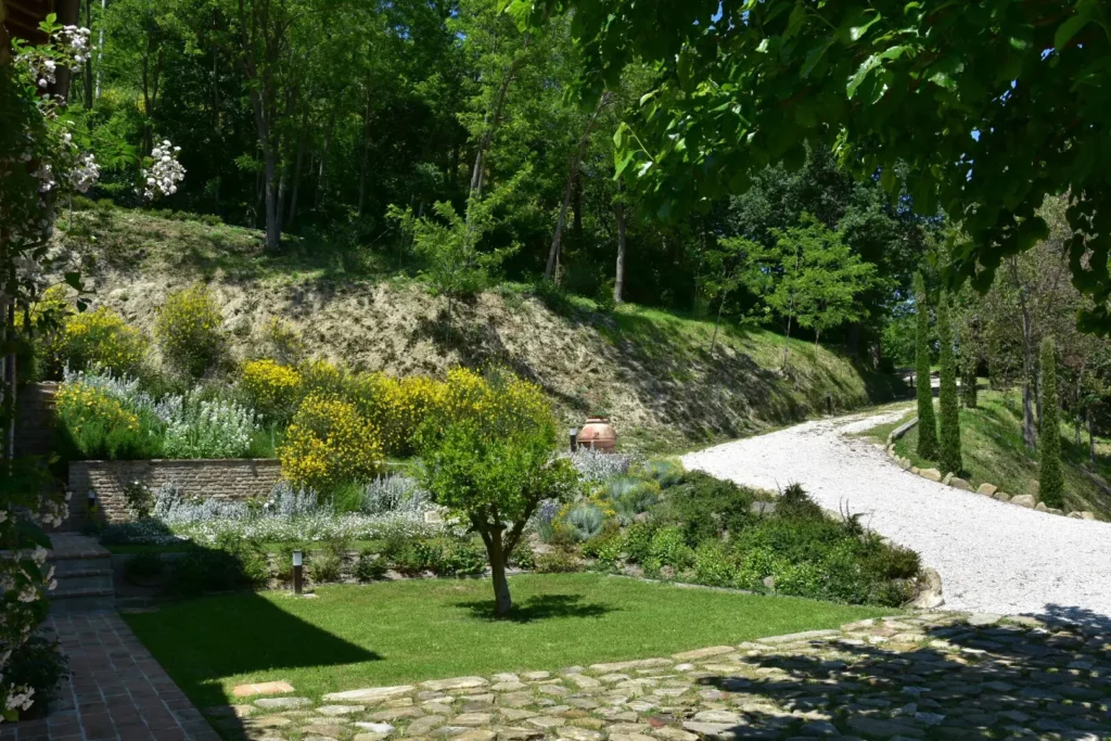 03 Ca Giuliano Urbino giardini in verticale