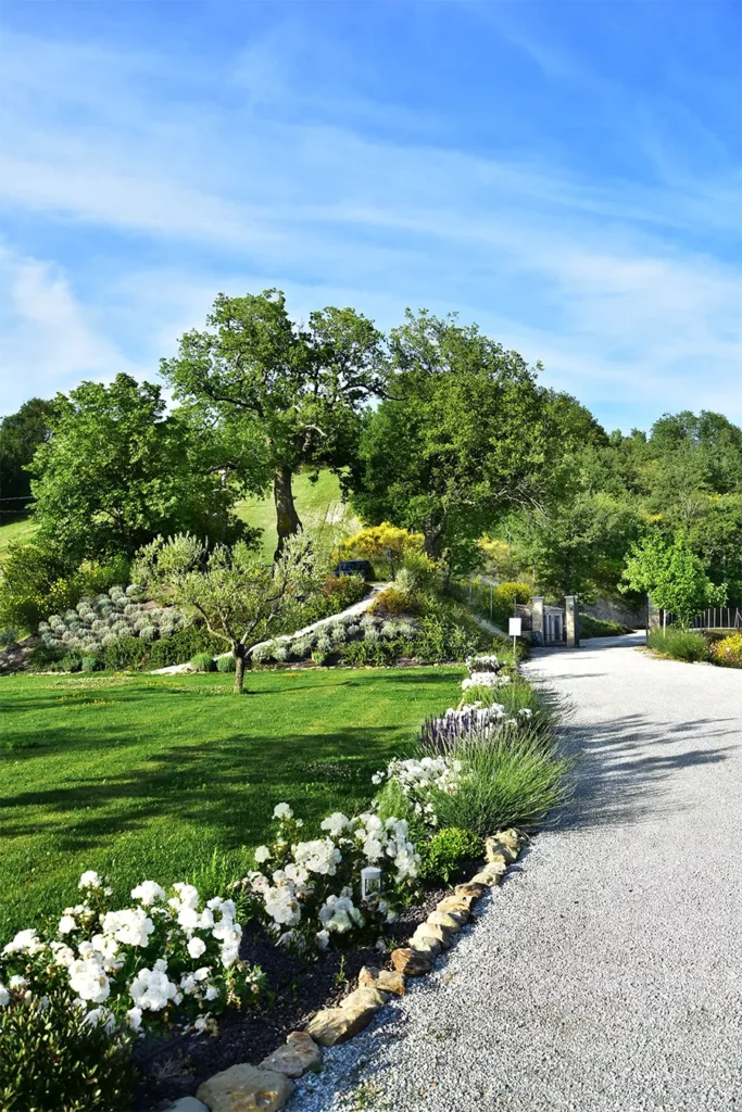 invenzione di un paesaggio Manutenzione giardini Urbino 1